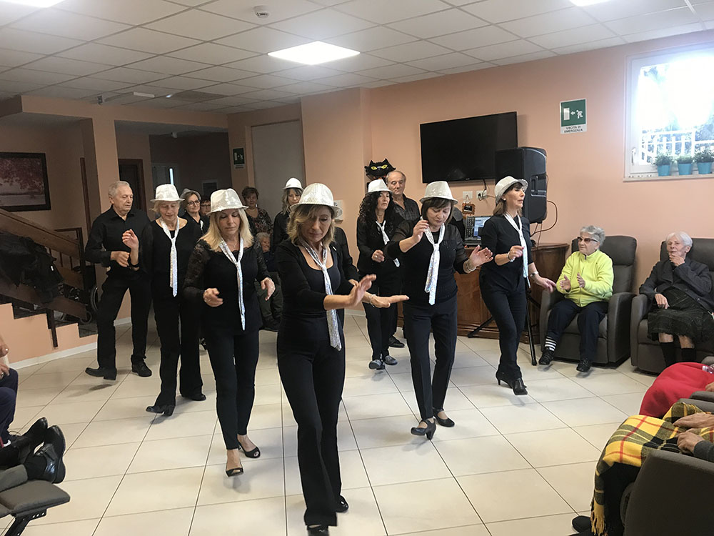 casa di riposo per anziani Frascati Villa Lucilla – balli di gruppo 3